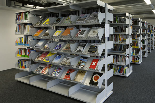 Zeitschriftenregal Bibliothek
